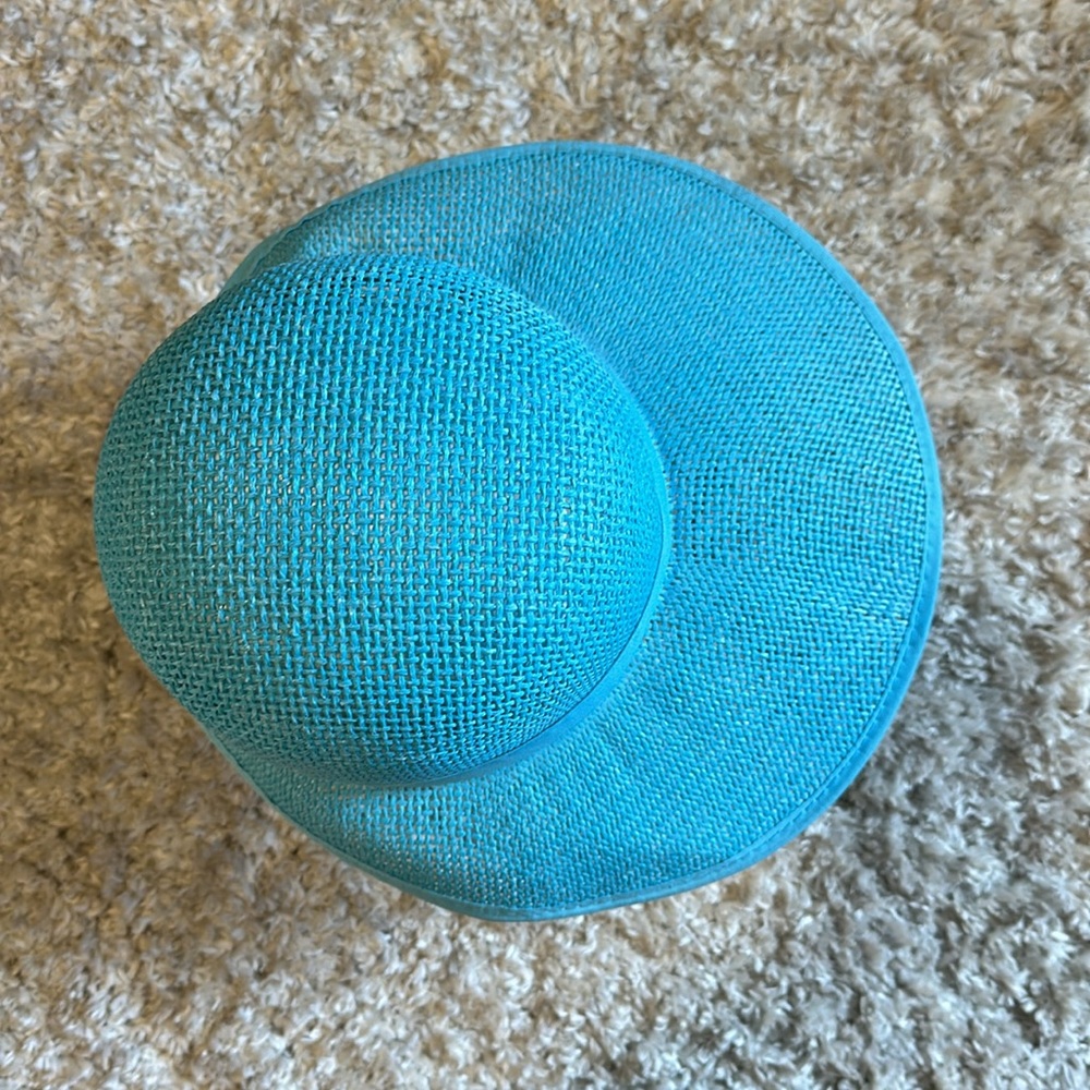 Straw cap. - Picture 2 of 5
